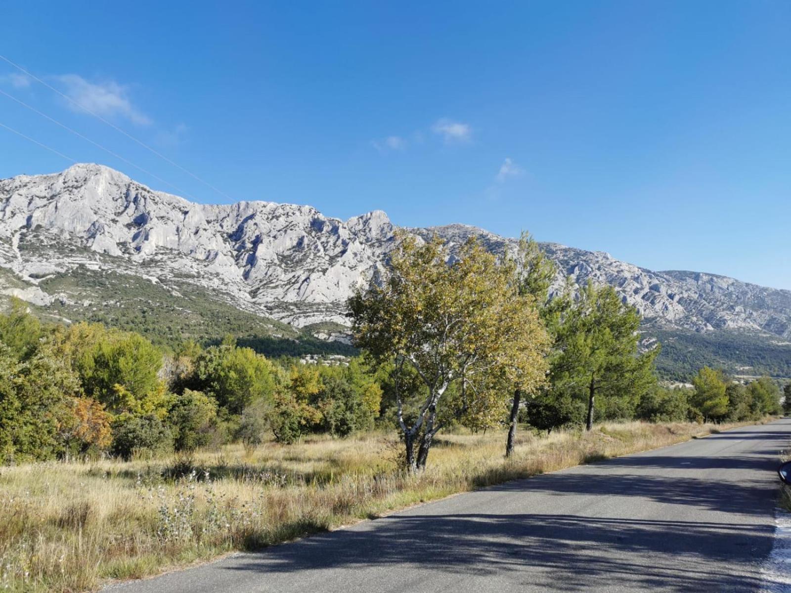 Studio Nuitee En Provence 2 Éguilles Екстериор снимка